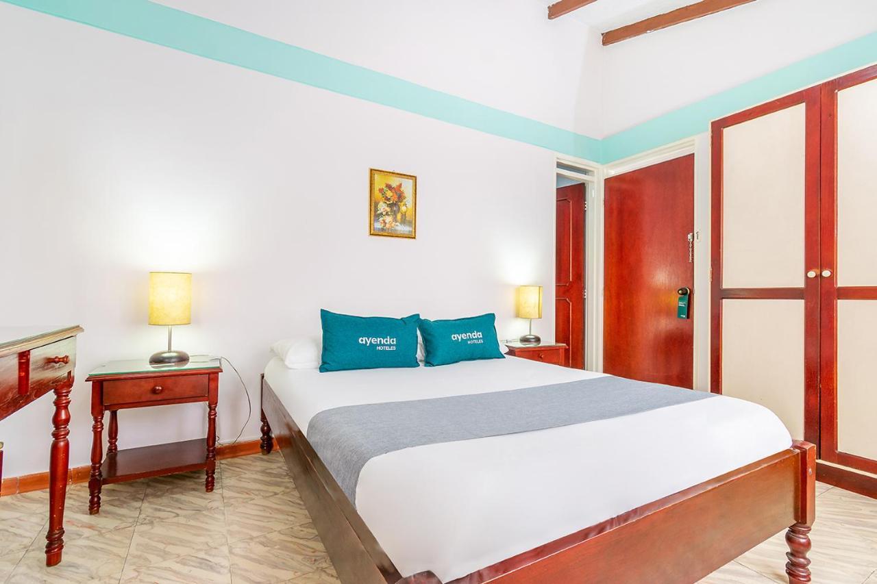 Hotel Puerta Del Sol פופאיין מראה חיצוני תמונה