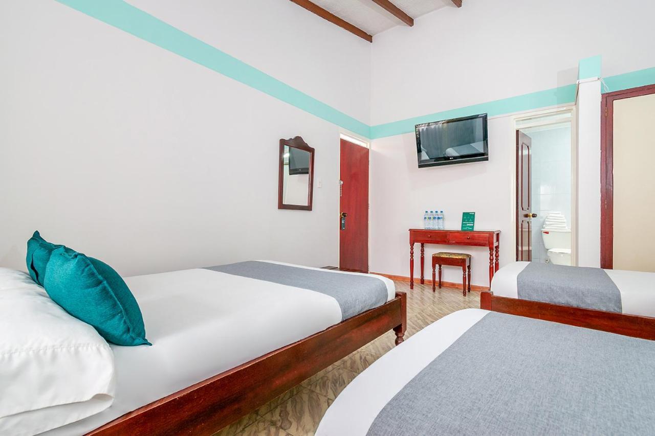Hotel Puerta Del Sol פופאיין מראה חיצוני תמונה