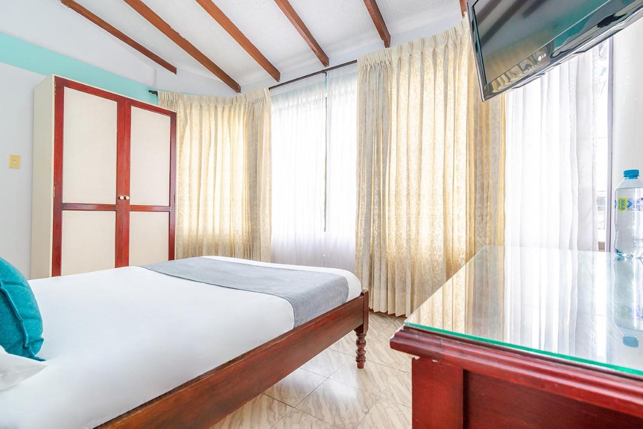 Hotel Puerta Del Sol פופאיין מראה חיצוני תמונה