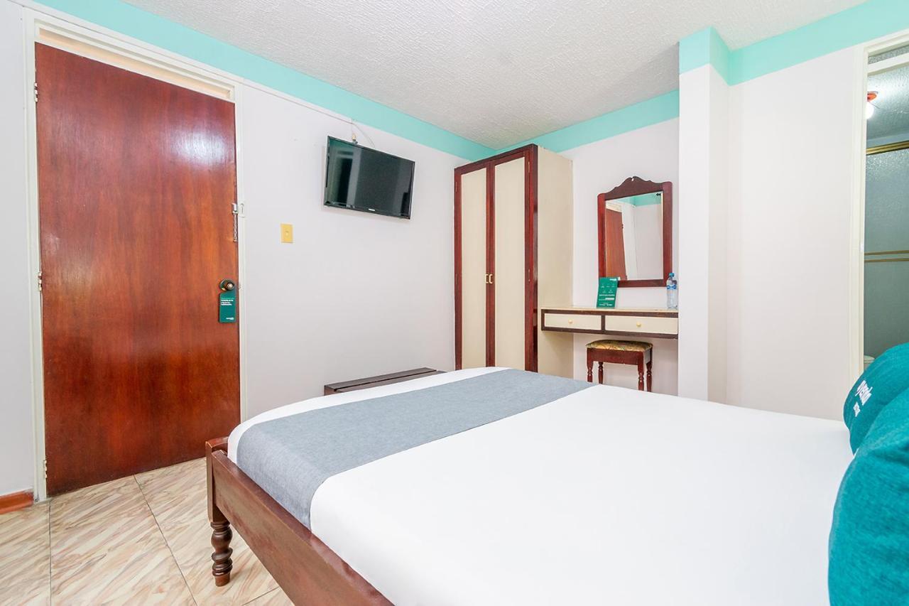 Hotel Puerta Del Sol פופאיין מראה חיצוני תמונה